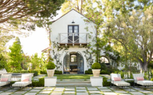 San Diego home decorated for the holidays with outdoor patio
